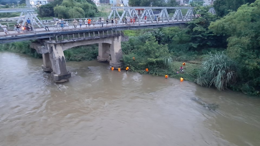 Bắc Kạn tìm kiếm học sinh bị mất tích trên sông Cầu